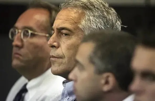 Epstein Çiftliği'nde Yeni Skandal Ortaya Çıktı! Gizemli Silahlar Çalındı